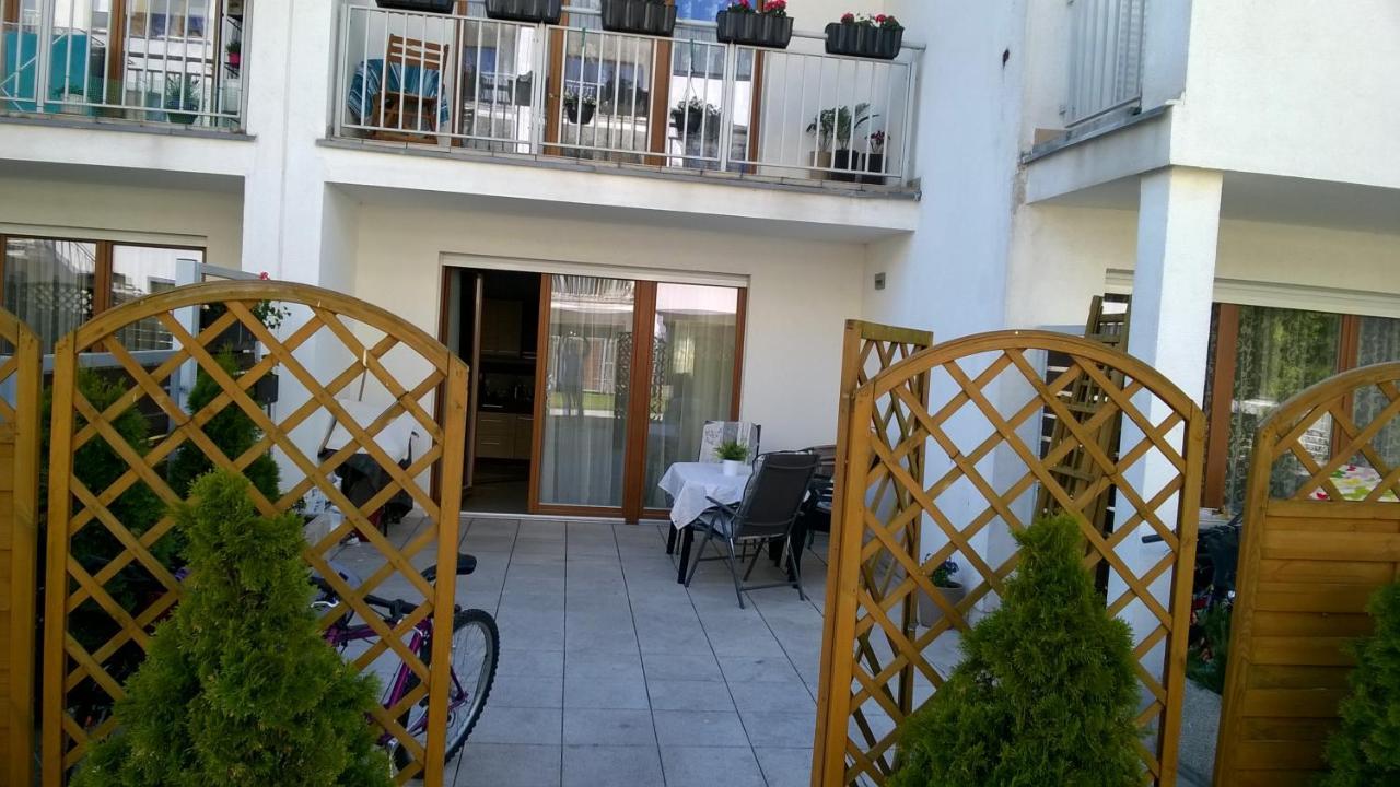 Swinoujscie Platan Patio 6 - Berry Apartments Extérieur photo